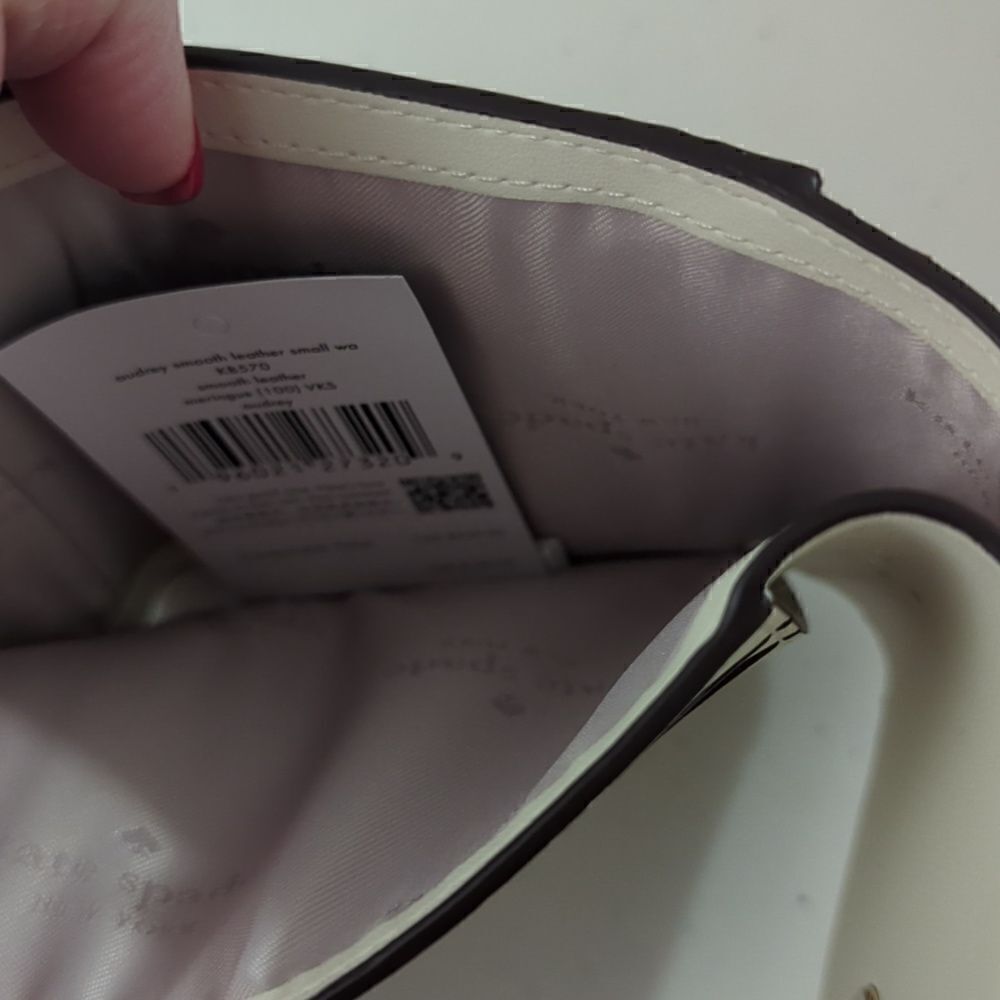 NWT Kate Spade Cream/Gold Wallet - Picture 7 of 7